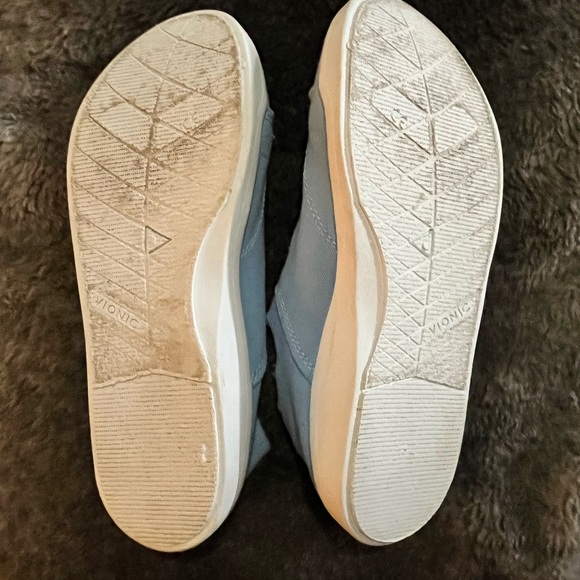 Vionic beach lace less shoes. Baby blue. Worn once. Sz 6 but fits like a 7. - Picture 4 of 6